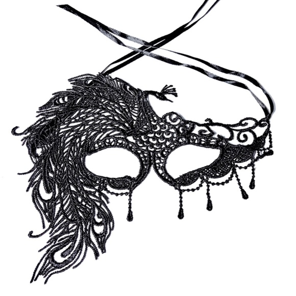 Black Lace Mask - Picture 1 of 6
